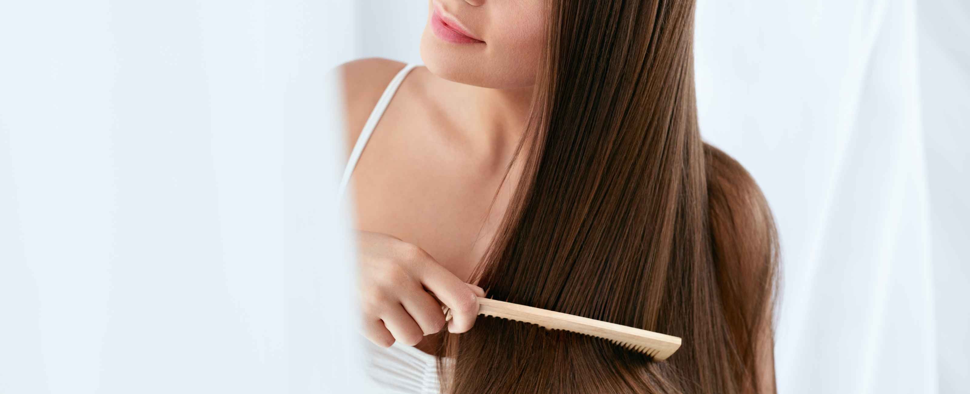 Les cheveux nécessitent d'une attention particulière pour rester longs et forts.