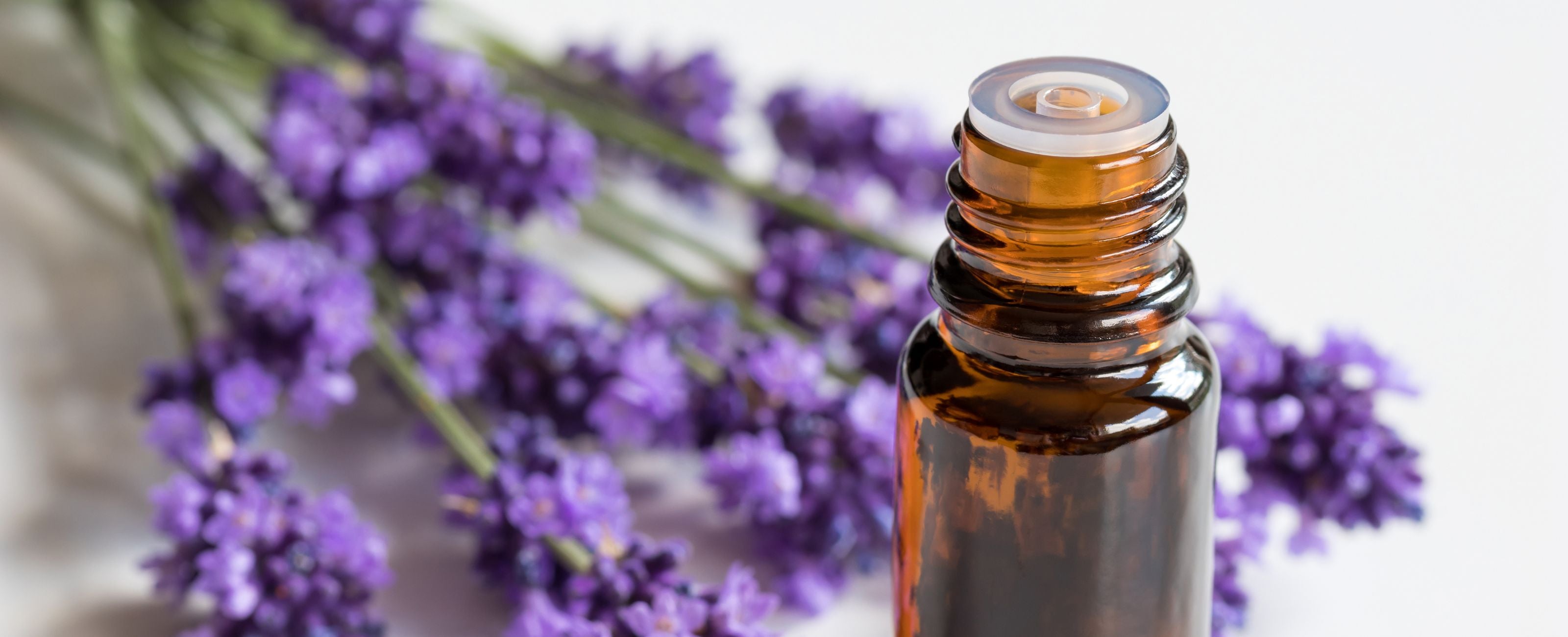 Les huiles essentielles, des alliées précieuses pour le sommeil.
