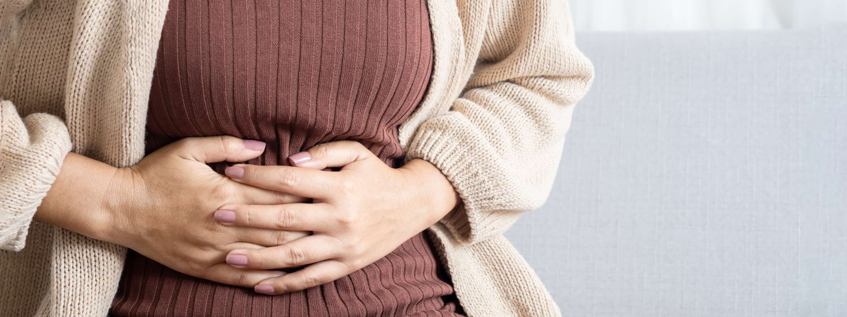 le cbd est consommé par des milliers de femmes pour lutter contre les douleurs et désagréments liés aux cycles menstruels, à l'endométriose ou à la ménopause