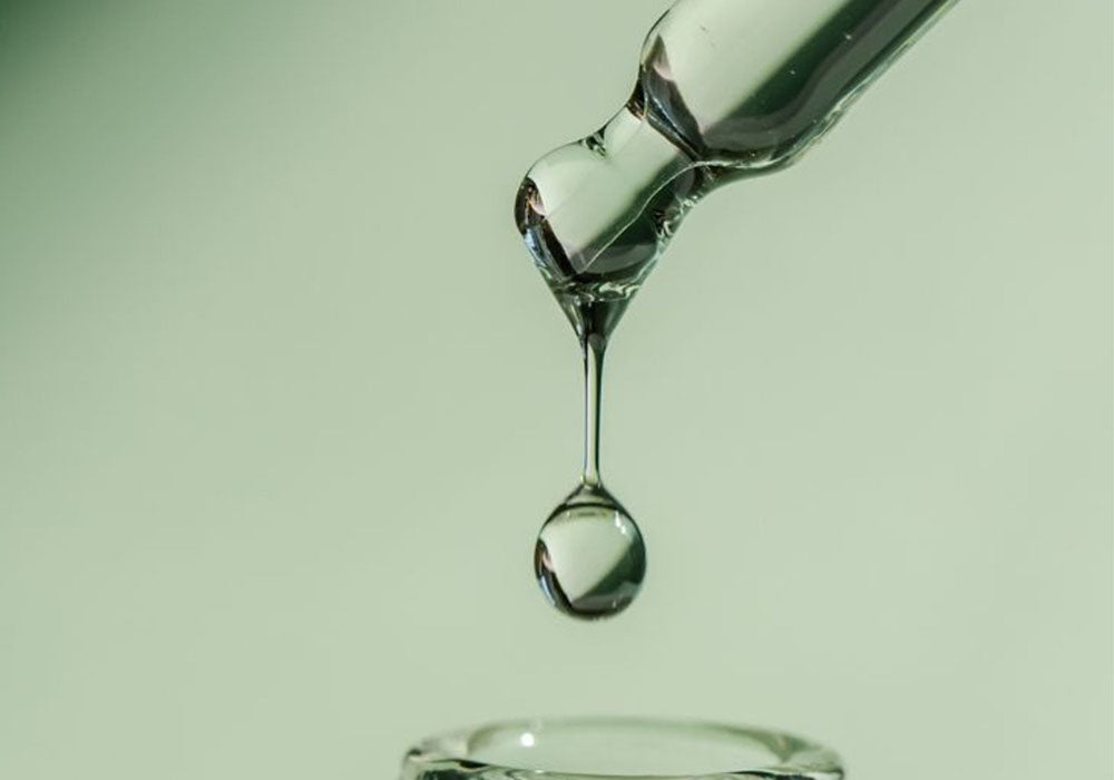 l'huile de cbd agit directement sur les récepteur liés au stress et favorise la détente et l'appaisement
