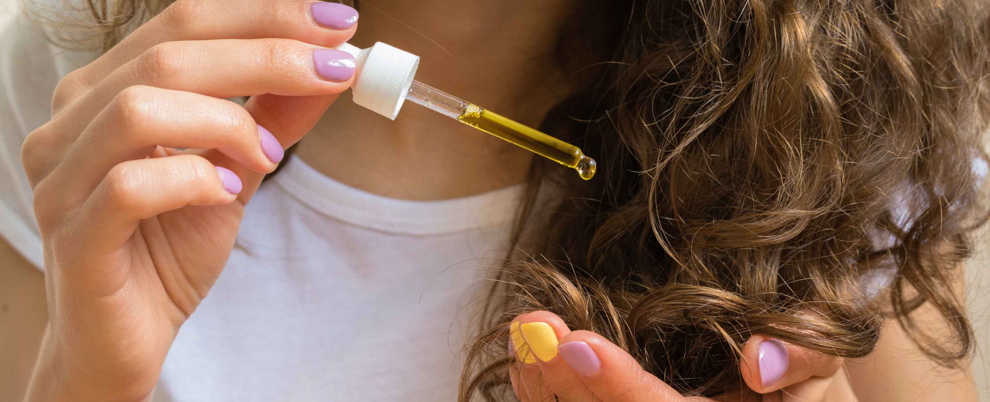 Les huiles végétales sont les meilleurss alliés des cheveux en bonne santé.