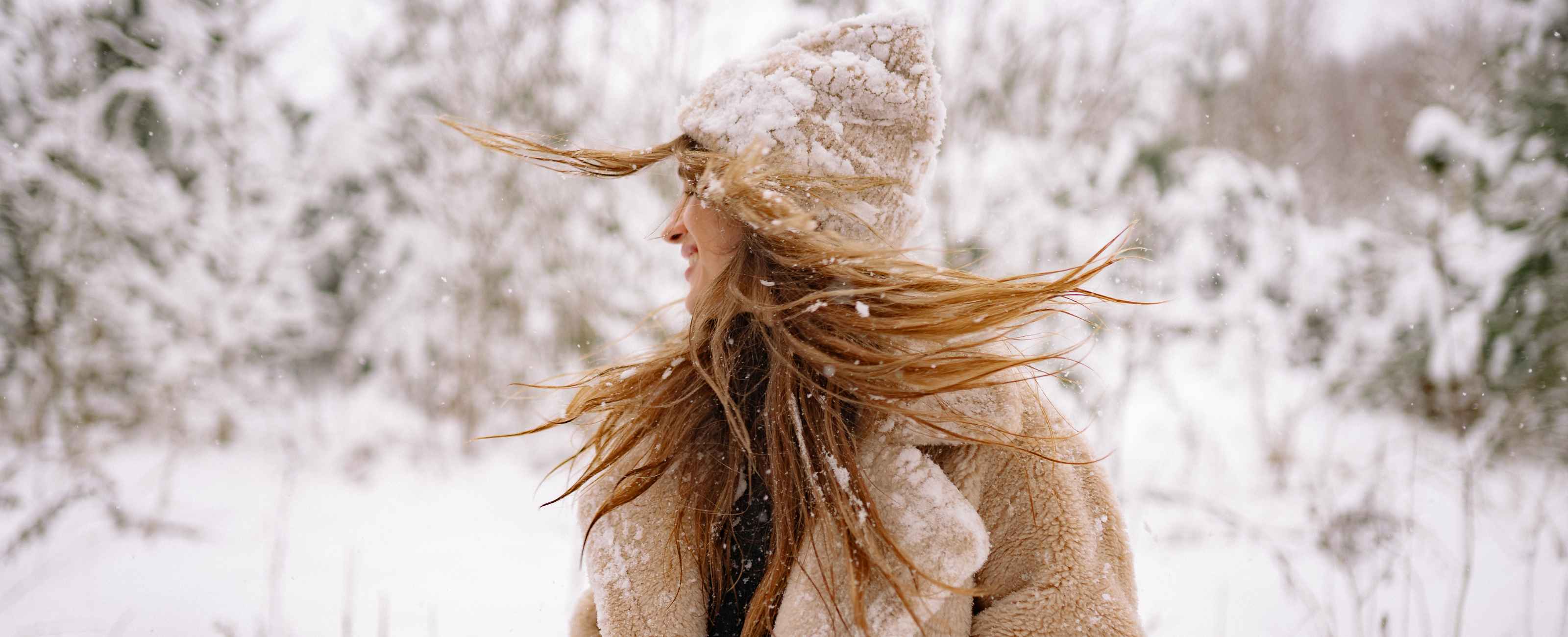 Conseils pour préserver des cheveux en bonne santé pendant l'hiver