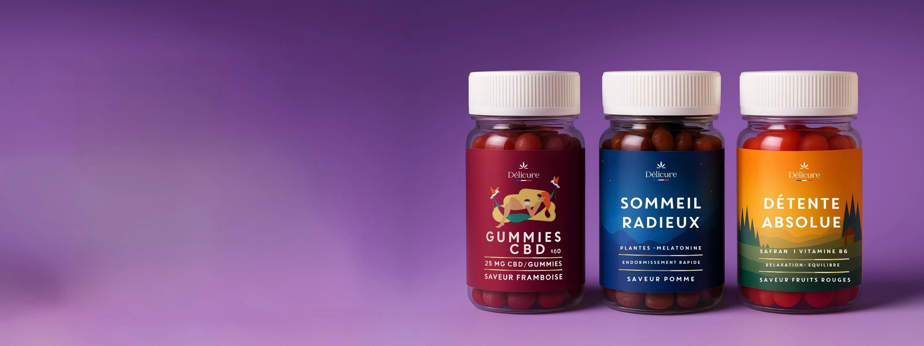 Trois pots de gummies Délicure alignés sur fond violet, représentant les compléments alimentaires naturels de la gamme bien-être : CBD framboise, Sommeil Radieux et Détente Absolue.