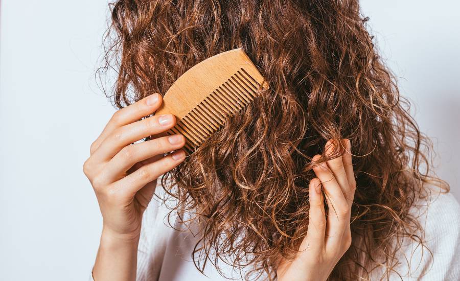 Coiffures pour cheveux gras