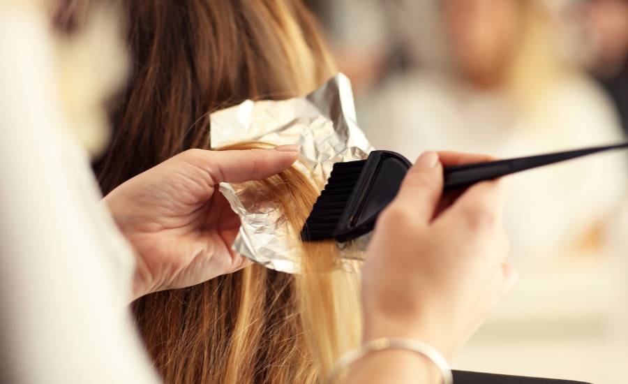 Evitez les colorations pour ne pas agresser vos cheveux !